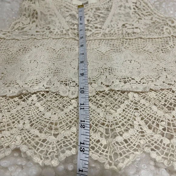 ISSI Boho Lace Crop Top - Picture 7 of 7